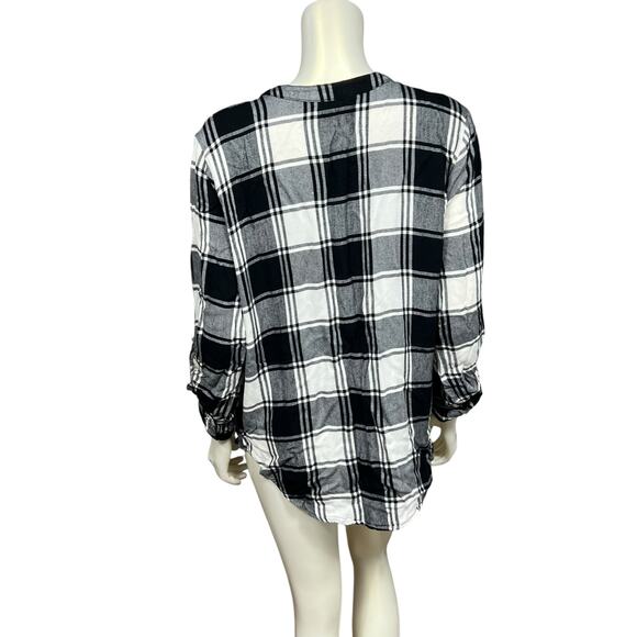 Eddie Bauer XL Black & White Plaid Button-Down Top - Good Condition - Picture 3 of 5